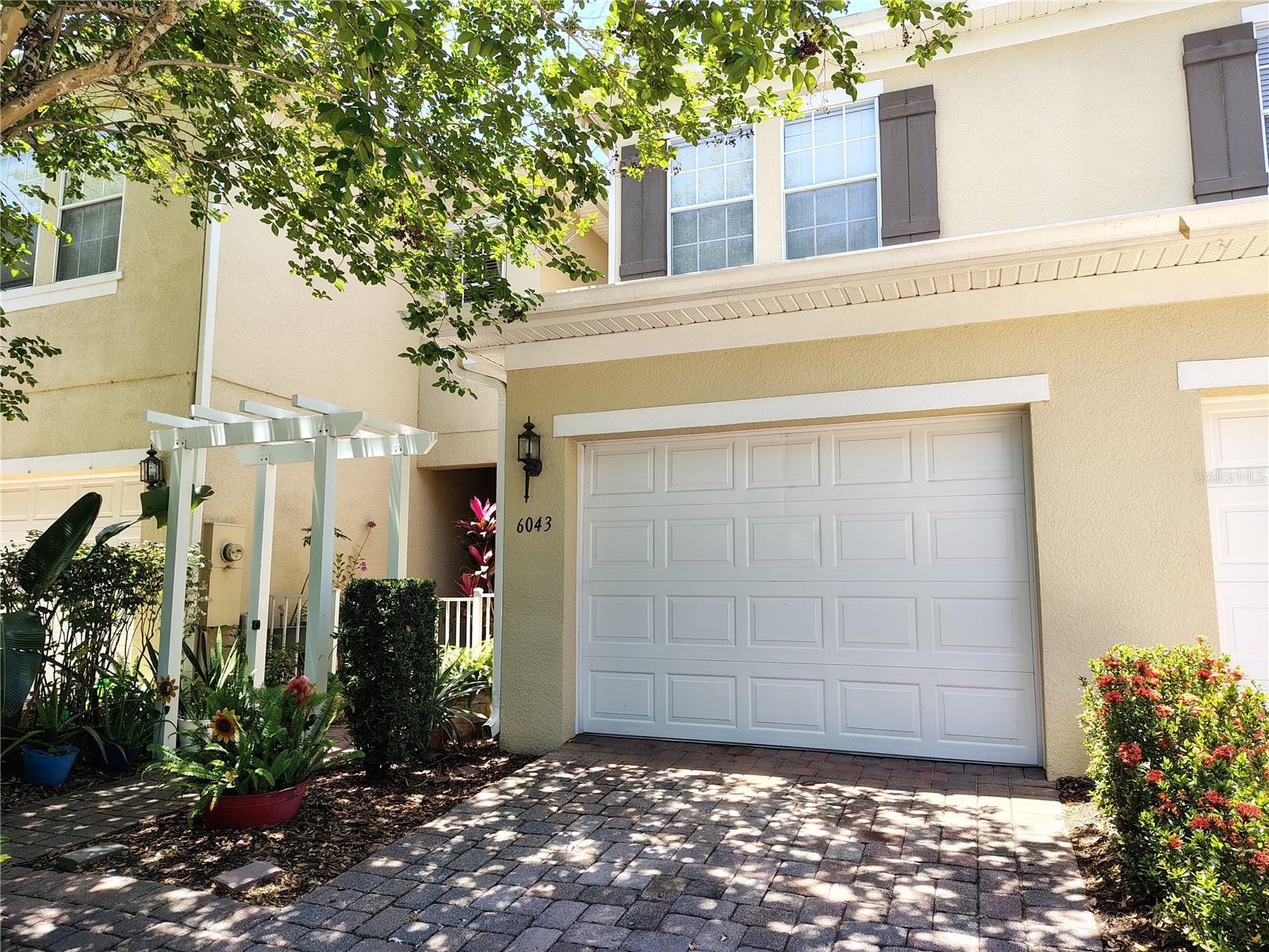 6043 Strada Isle Way Property Photo 1