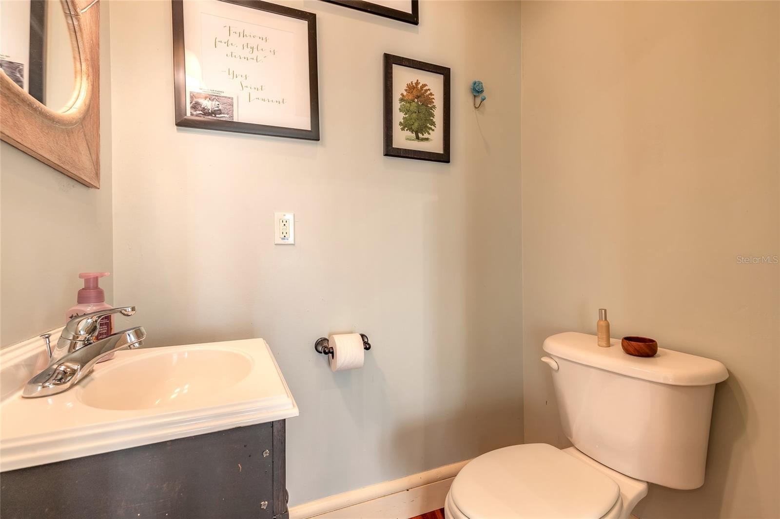 1112 Riverside Dr Property Photo 39