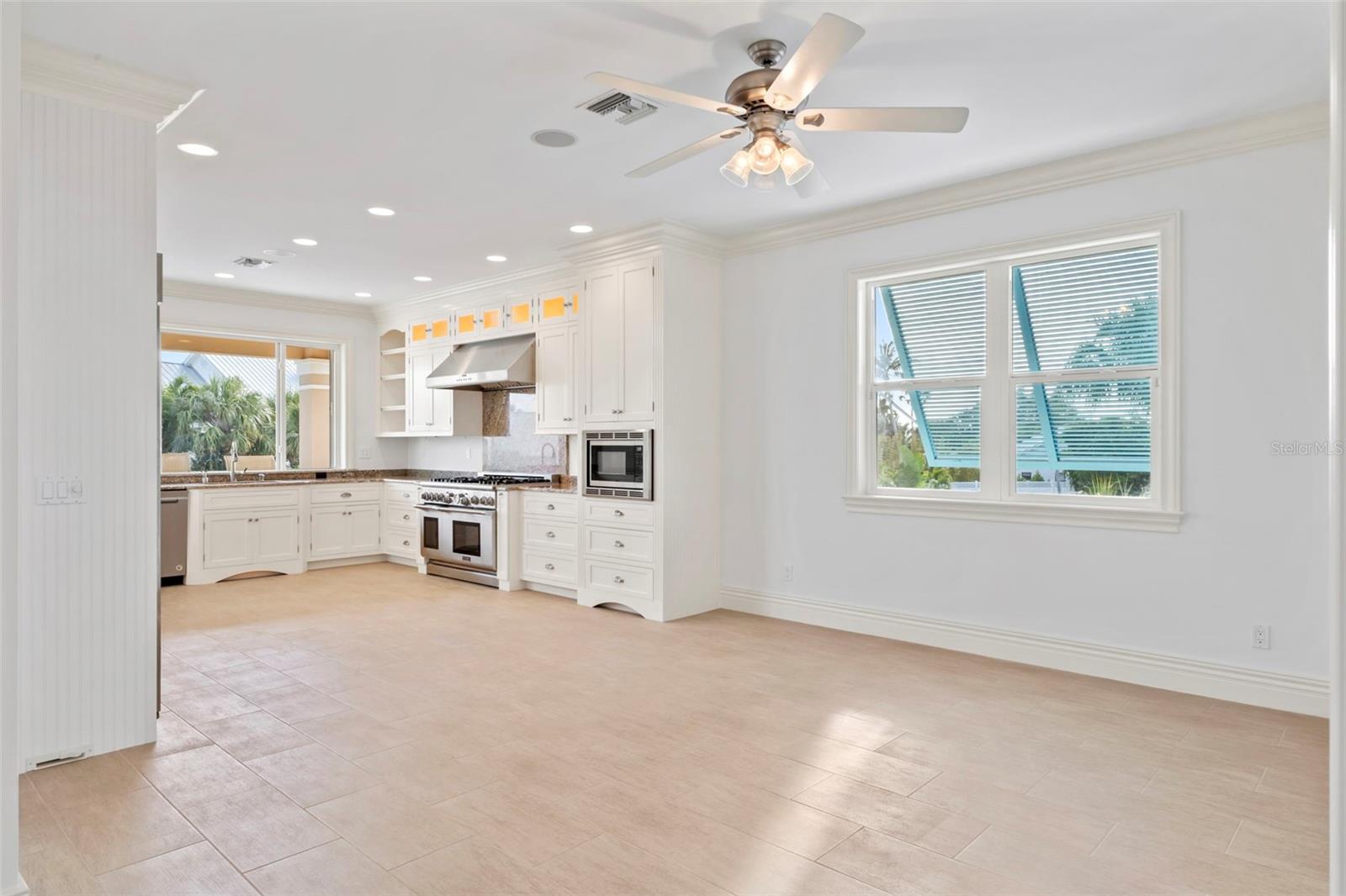 2275 Genesea Ln Property Photo 15