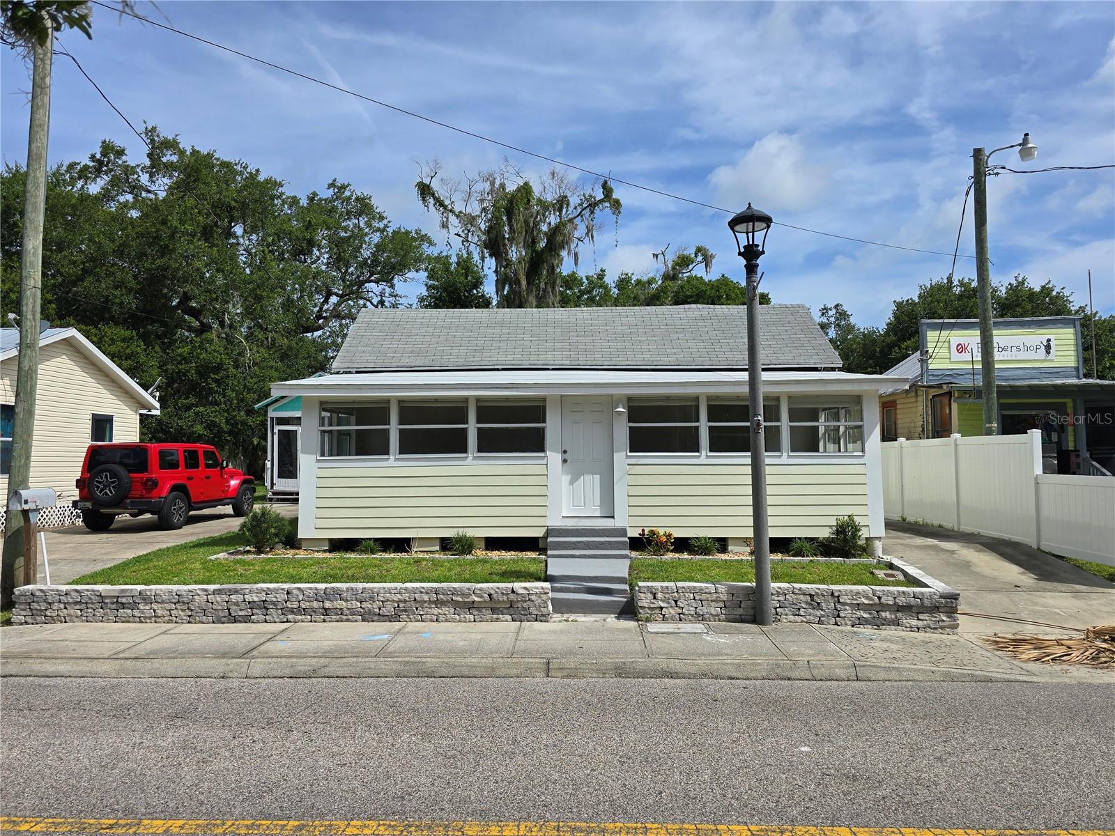 541 Washington St Property Photo 1