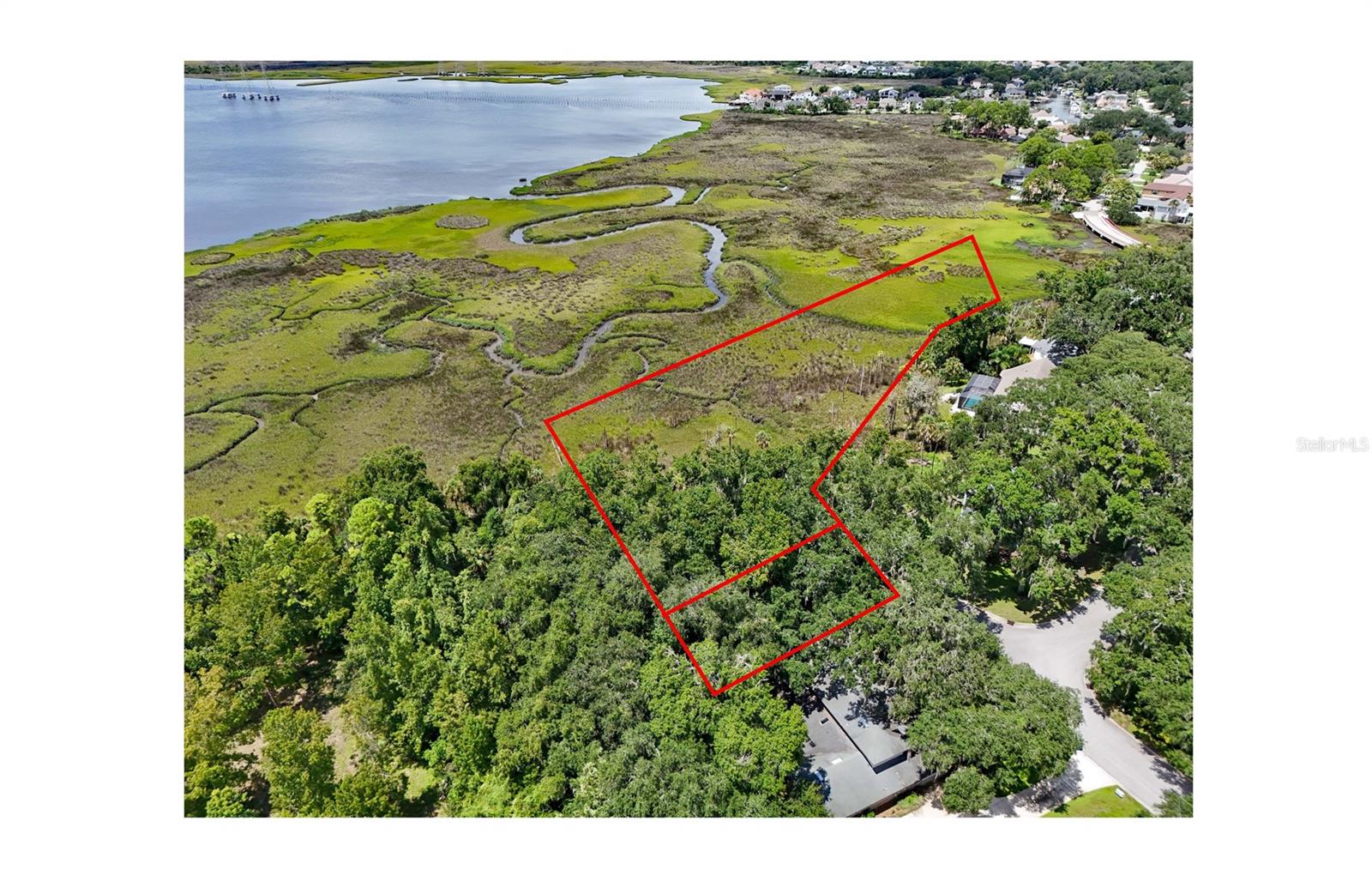 Oak Landings Dr Property Photo 5