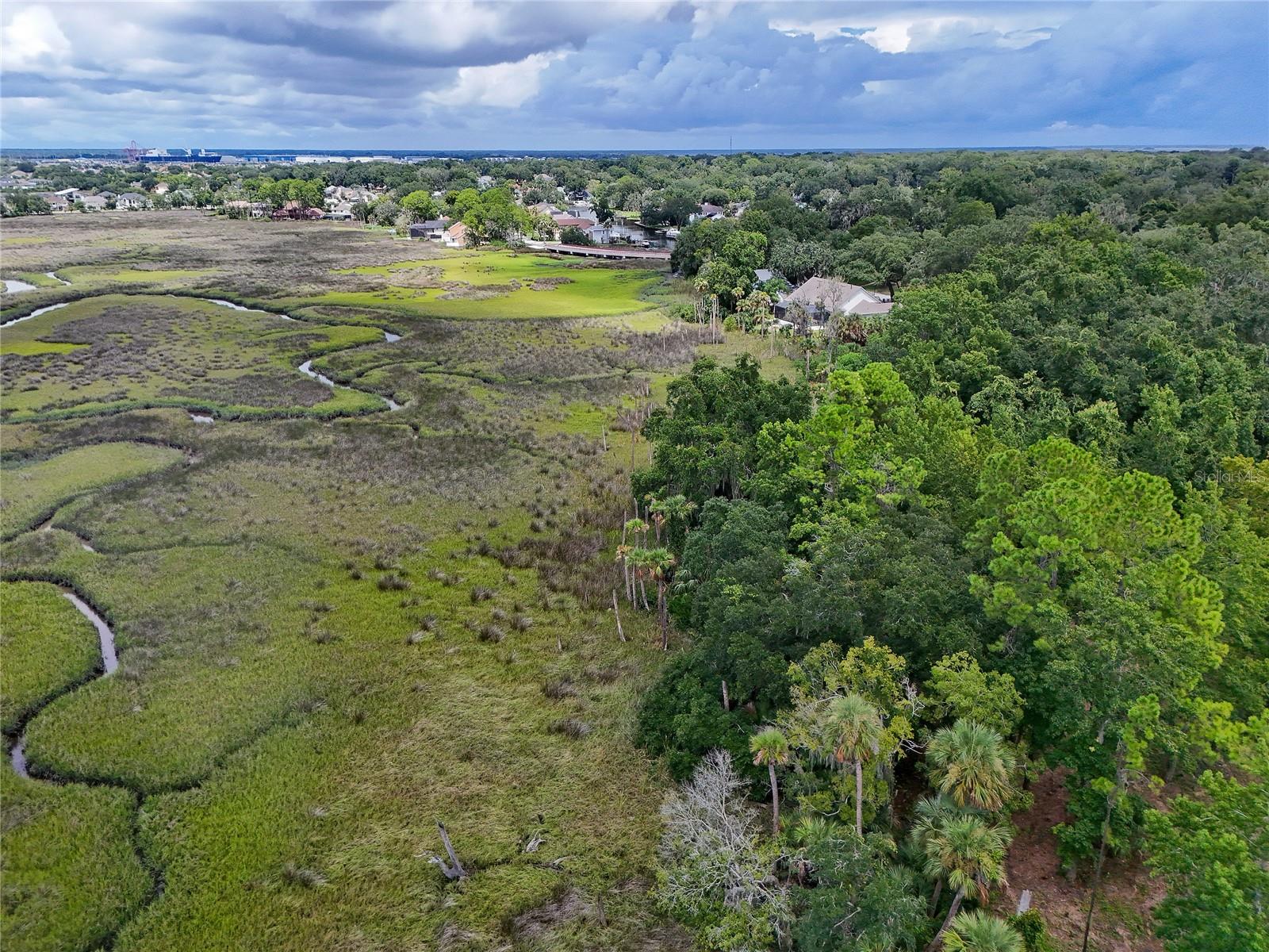 Oak Landings Dr Property Photo 28