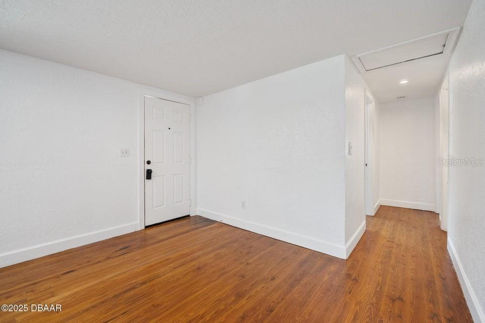 1636 Valencia Ave Property Photo 4