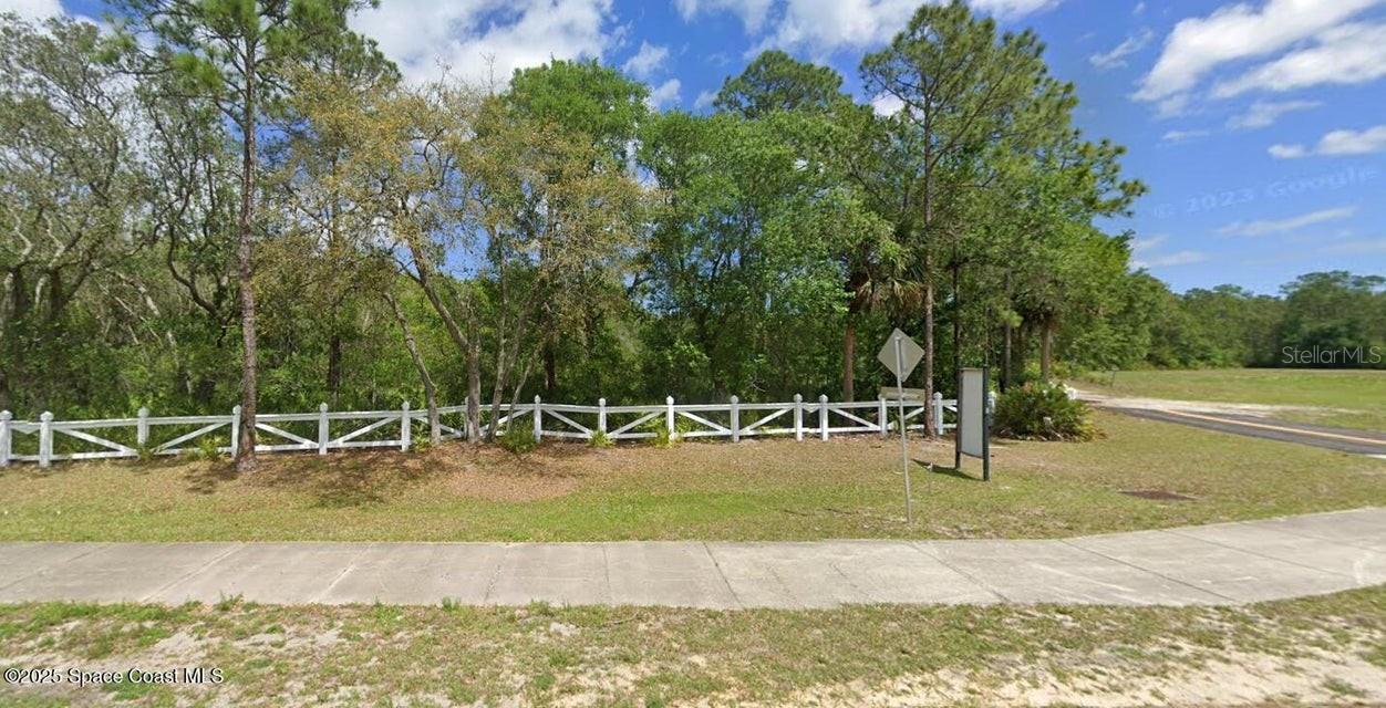 W Sr-40 Property Photo 3