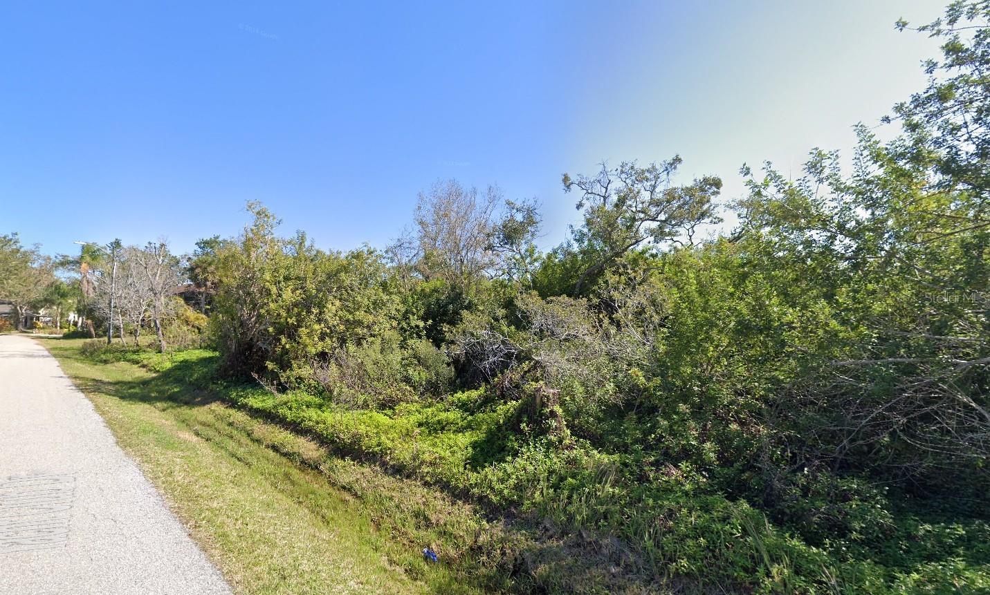 Yacht Club Dr Property Photo 2