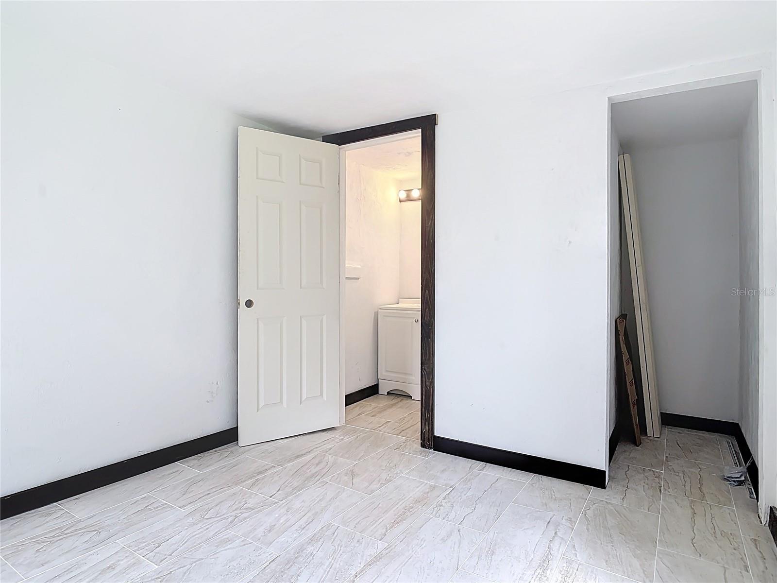 633 1/2 Elm Ave Property Photo 15