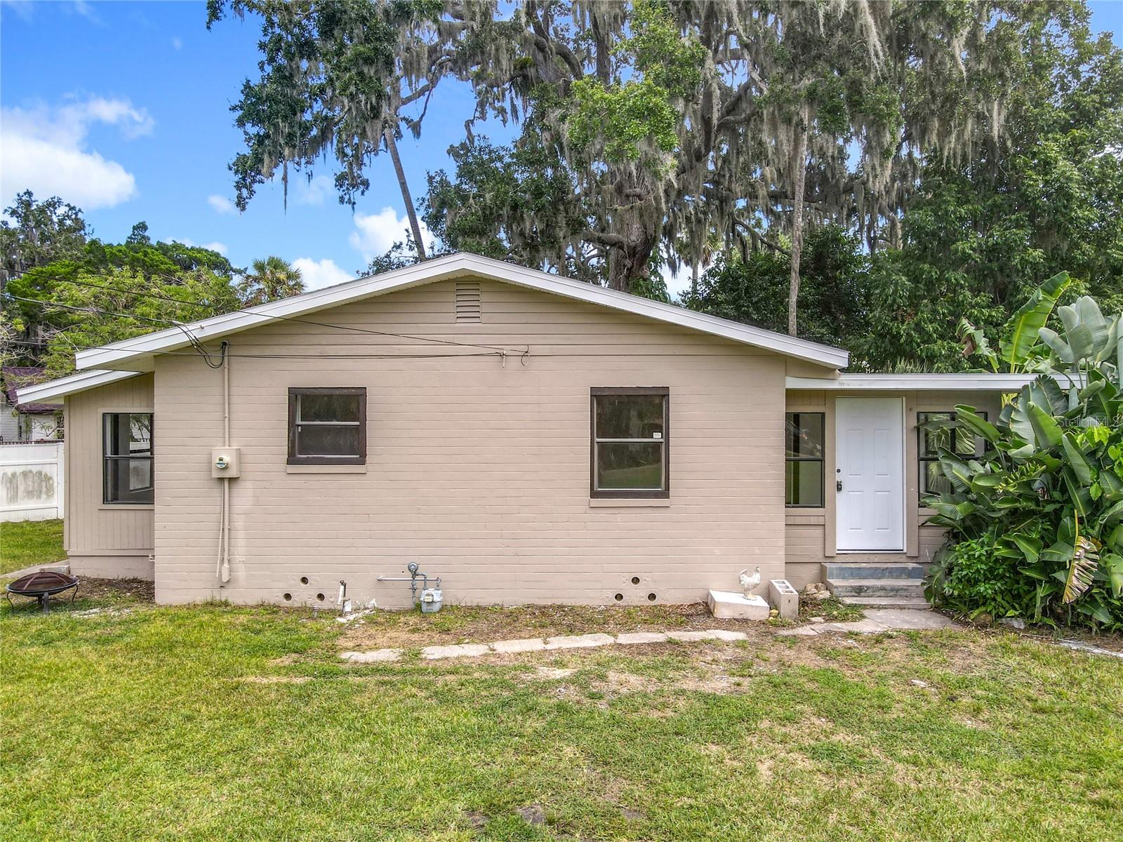 633 1/2 Elm Ave Property Photo 43