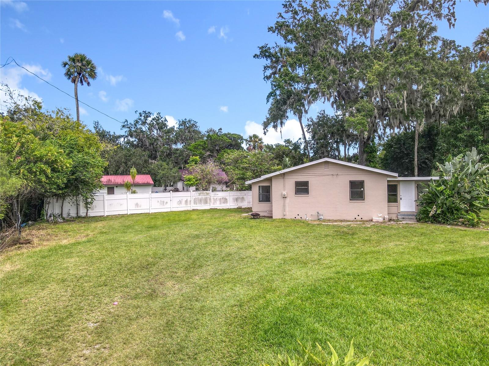 633 1/2 Elm Ave Property Photo 46