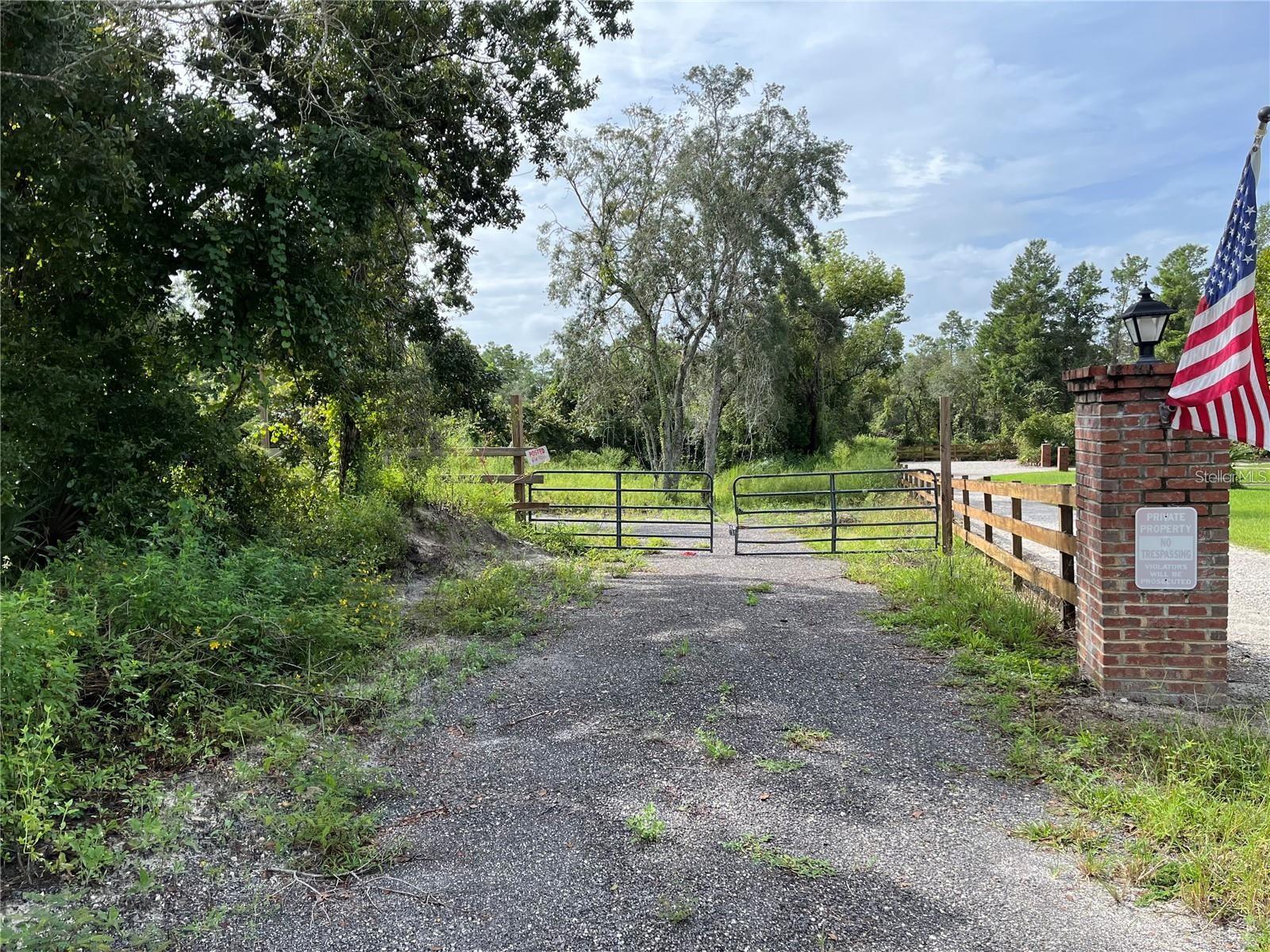 2500 Leonard Dr Property Photo 1