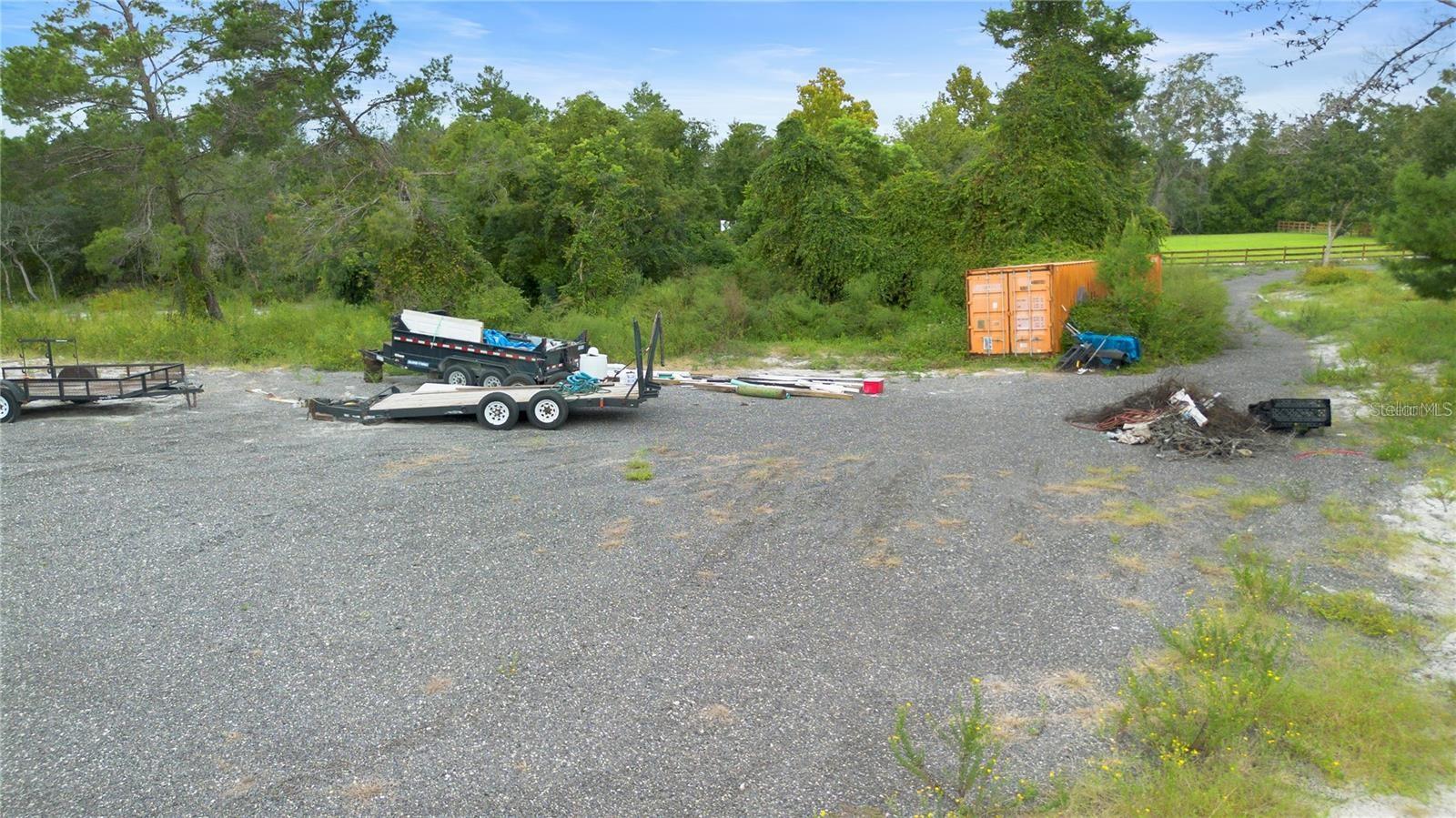 2500 Leonard Dr Property Photo 6