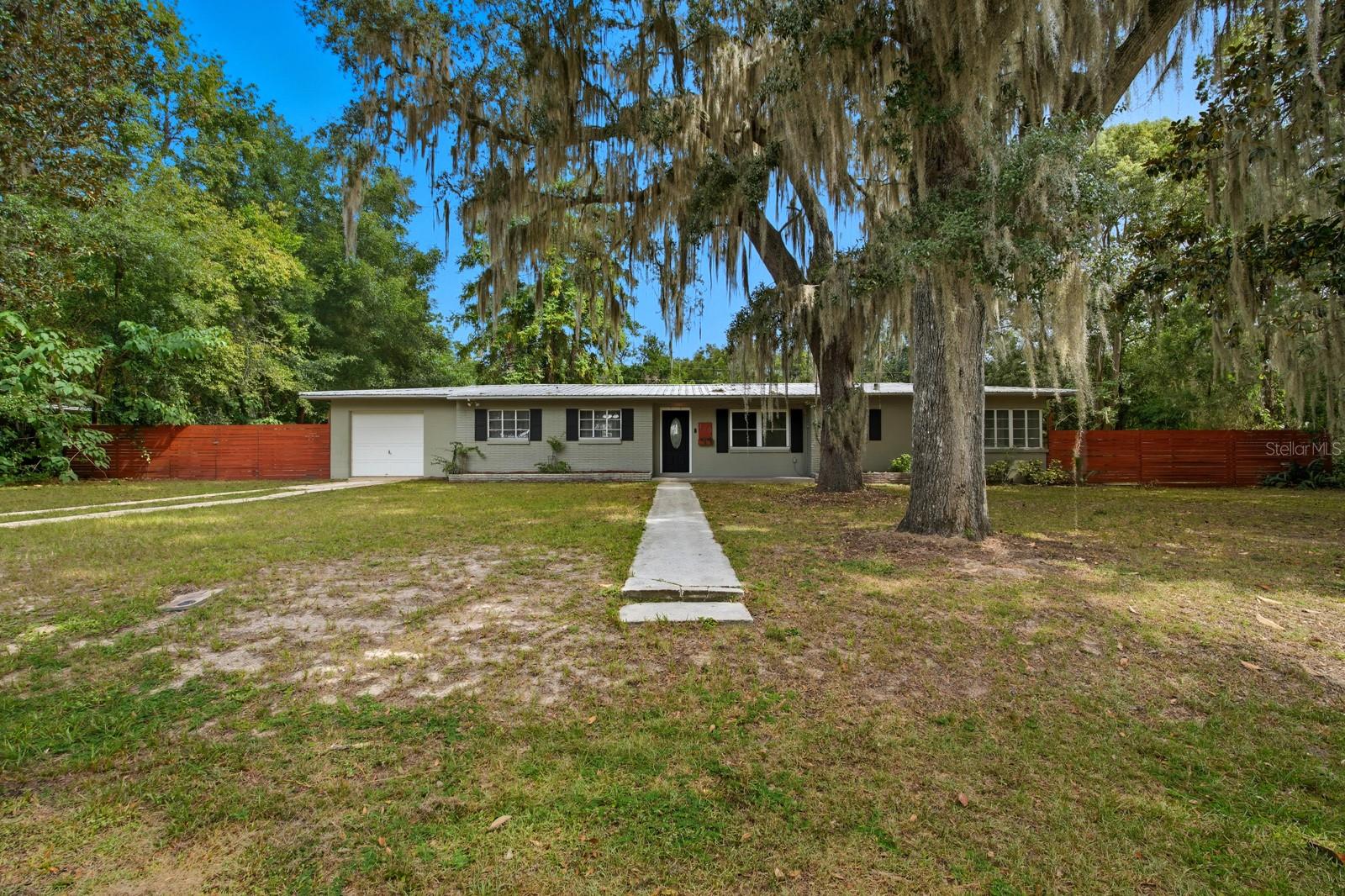 130 Sw Peach St Property Photo 9