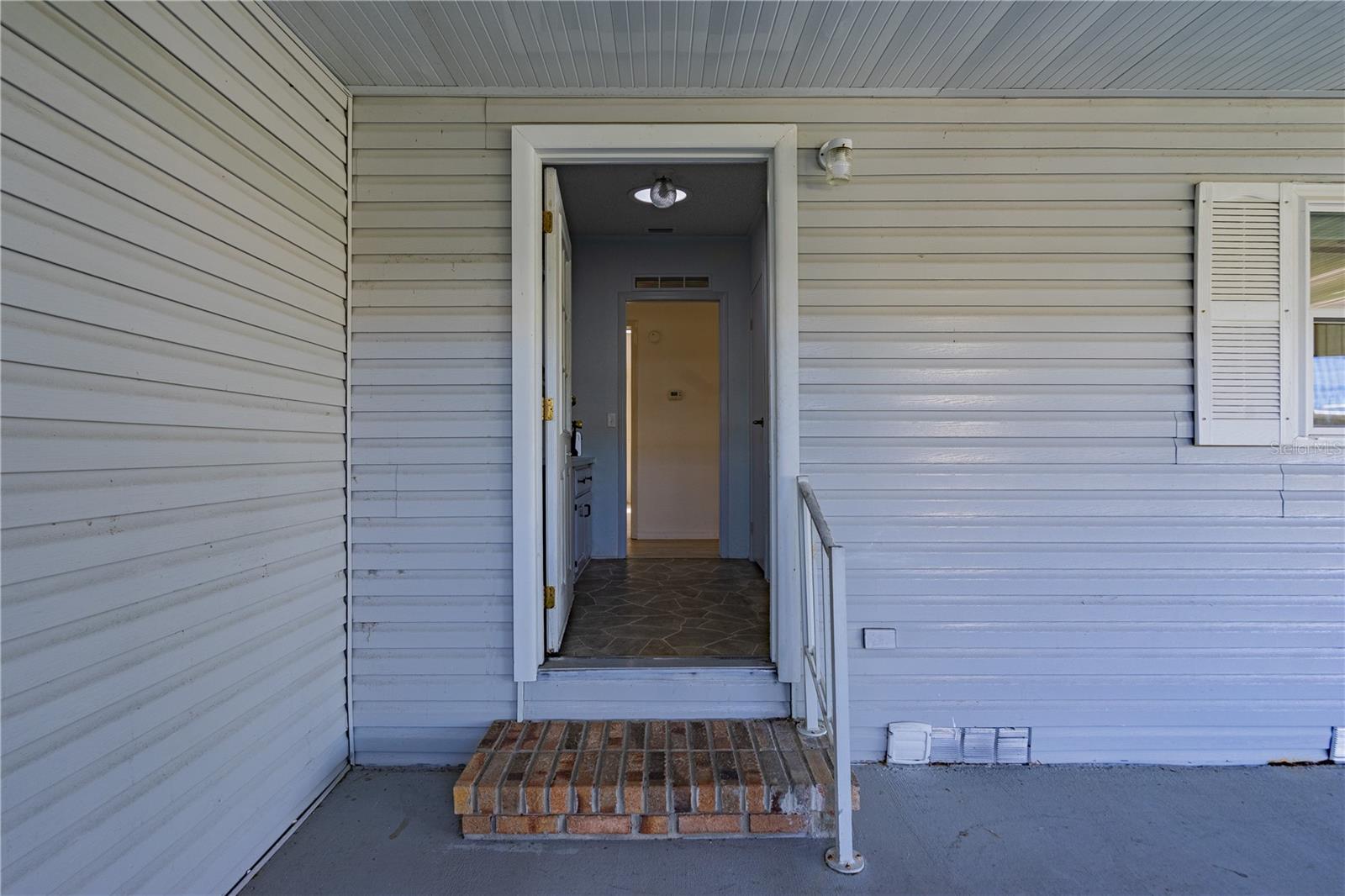 701 Helmsman Ln Property Photo 7