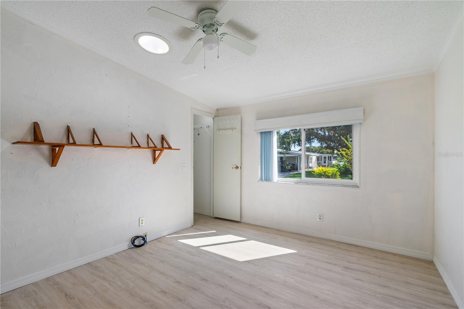 701 Helmsman Ln Property Photo 28