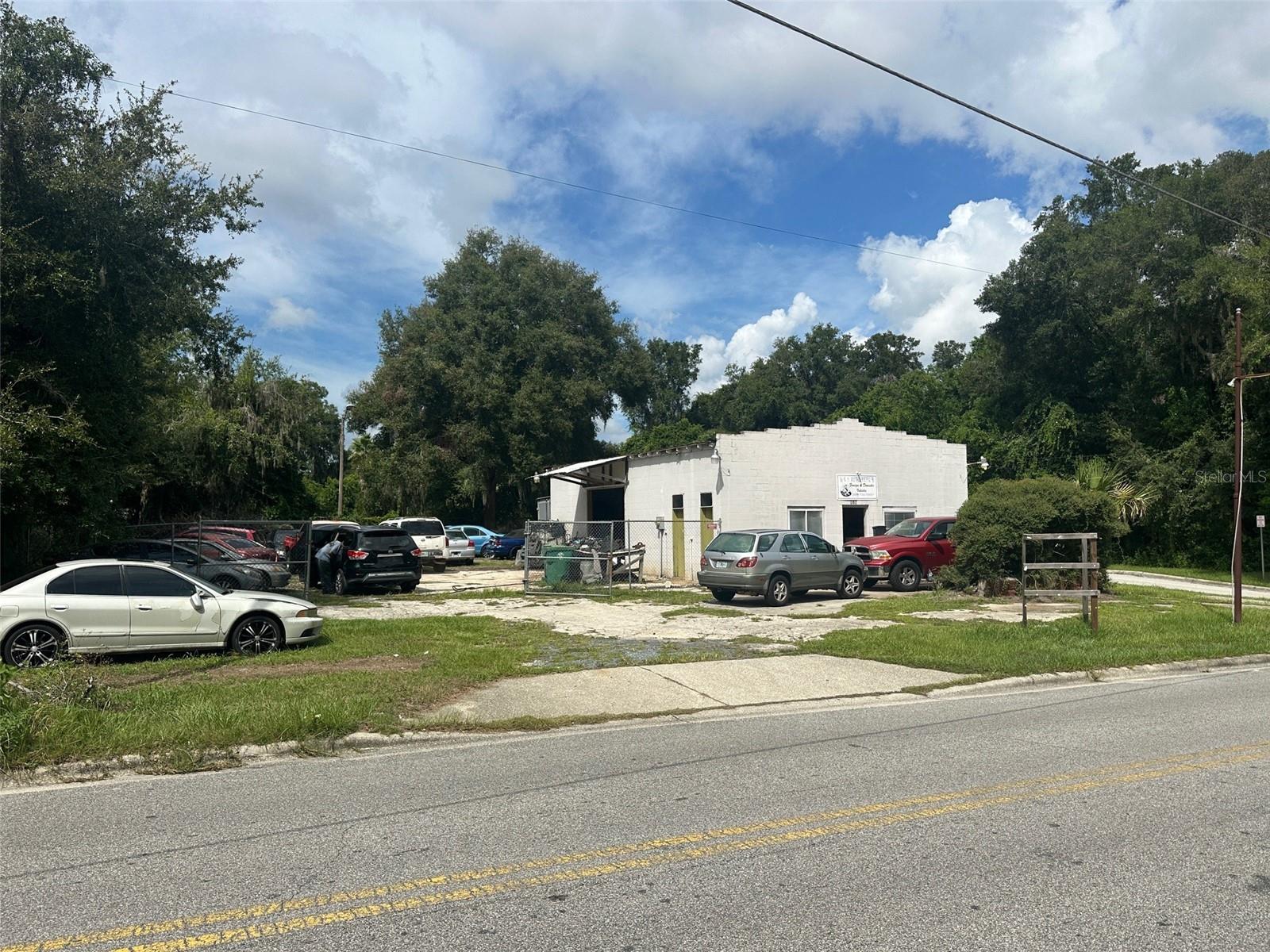 800 S Adelle Ave Property Photo 3