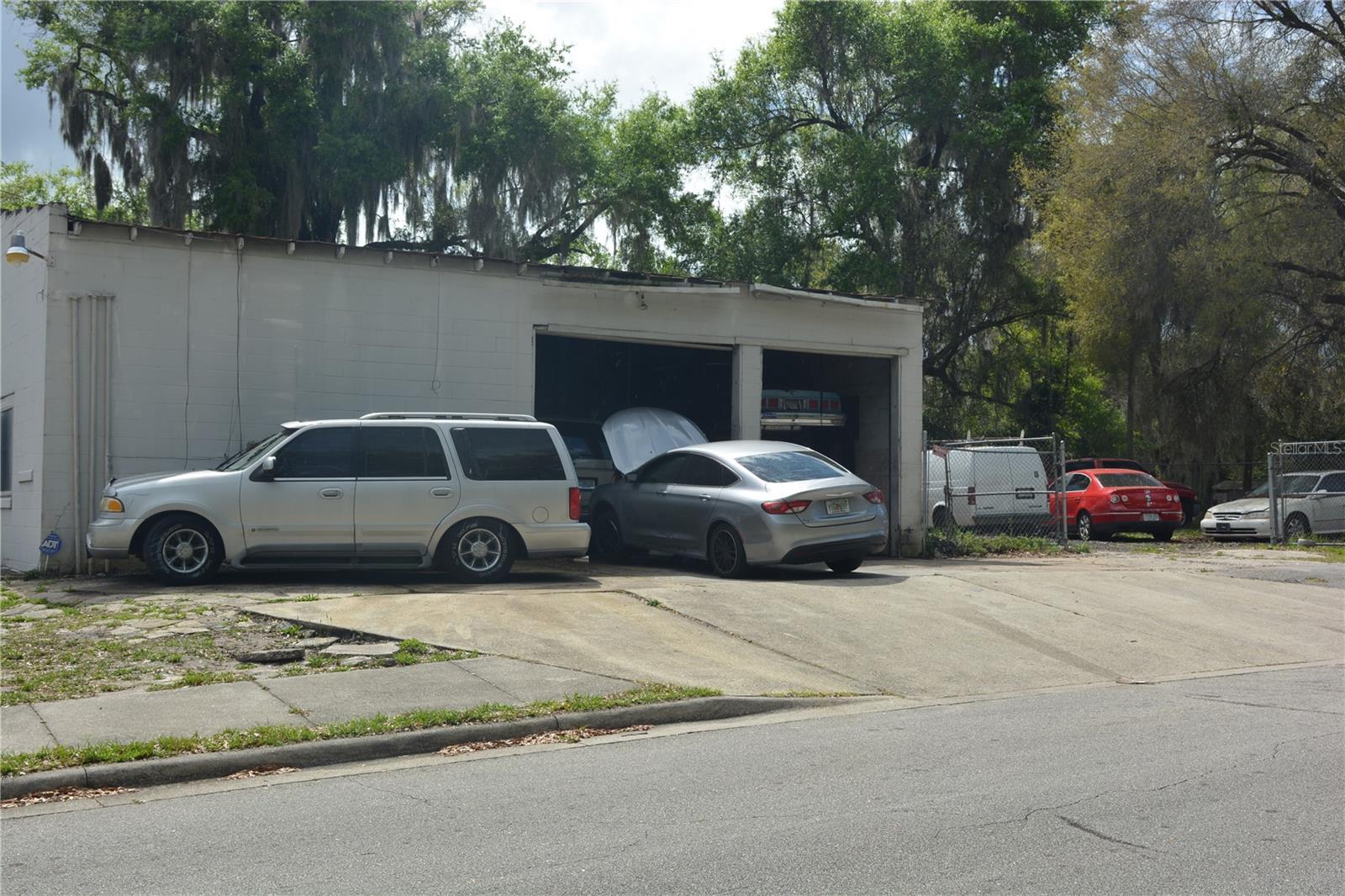 800 S Adelle Ave Property Photo 9