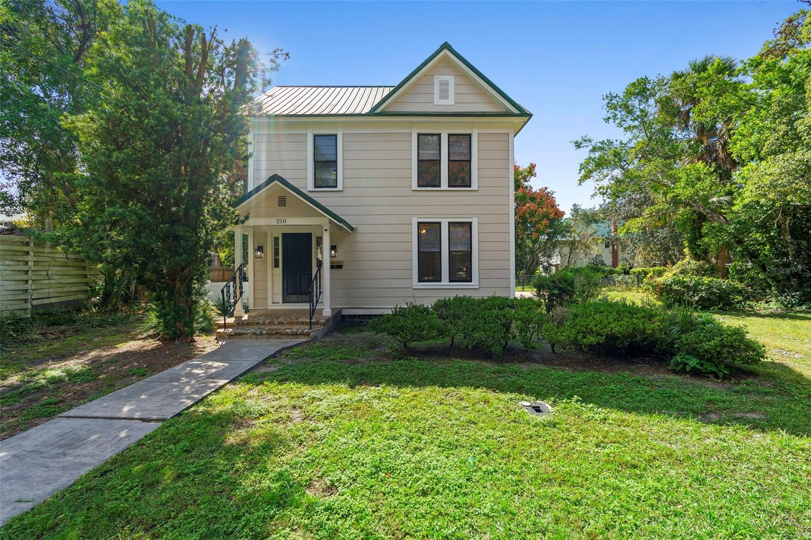 210 W UNIVERSITY AVE