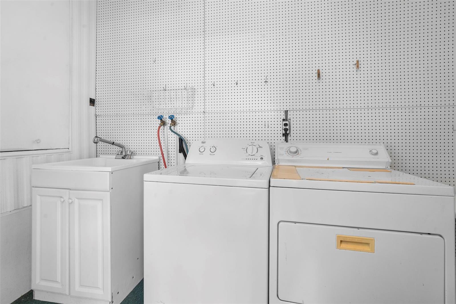 105 Florence Blvd Property Photo 21