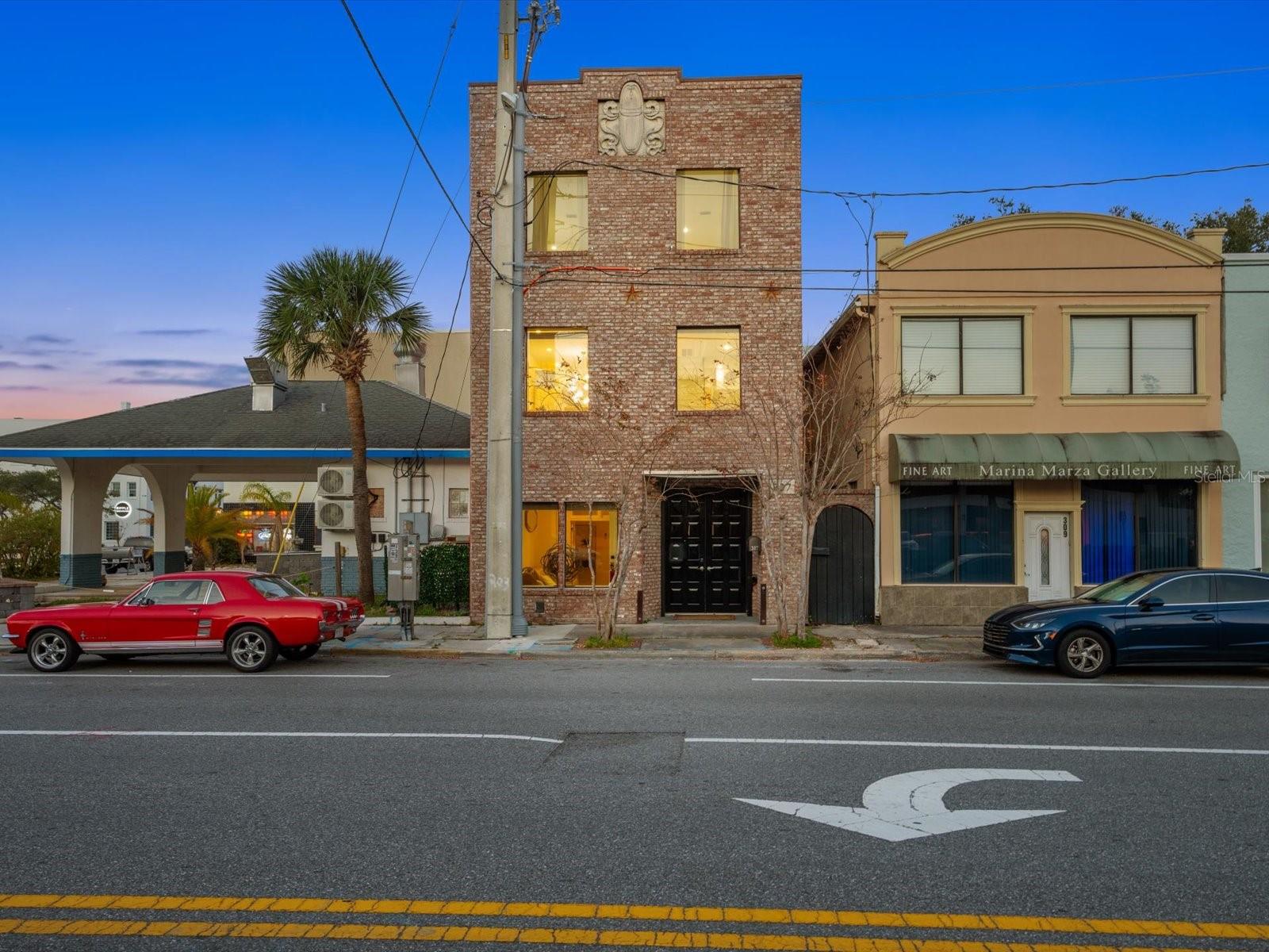 307 S PALMETTO AVE