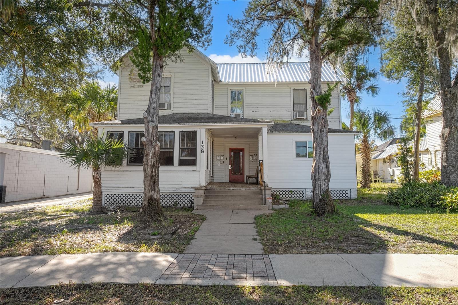 128 E Rich Ave Property Photo 4