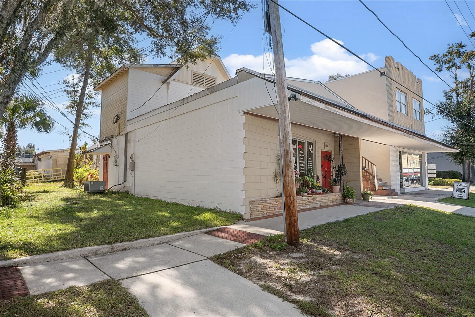 128 E Rich Ave Property Photo 6