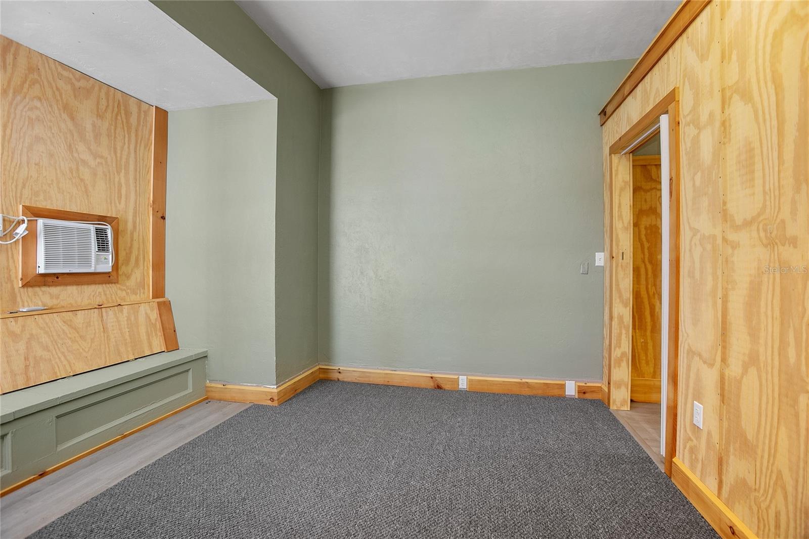 128 E Rich Ave Property Photo 52