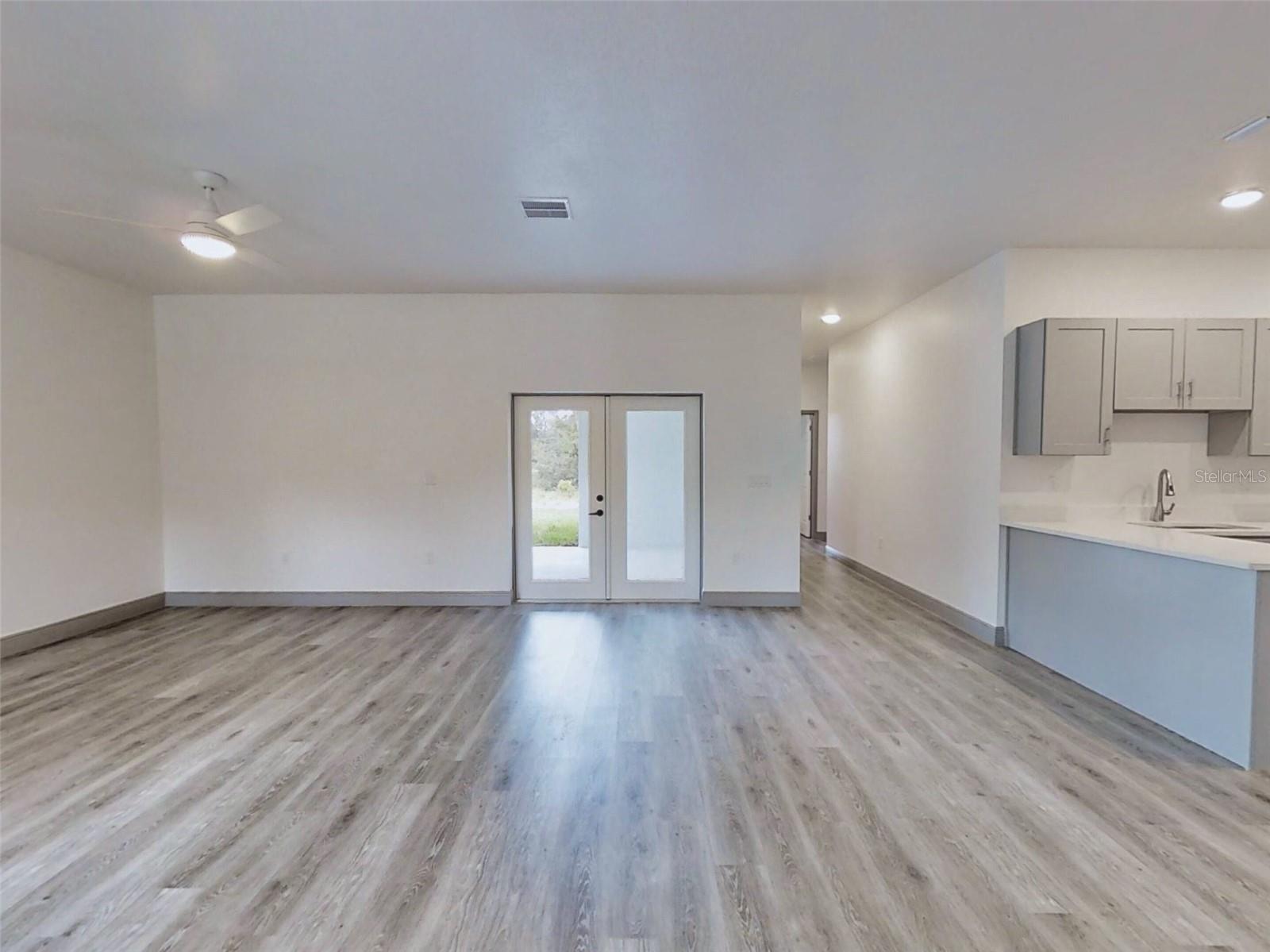 2 Guava Ln Property Photo 2