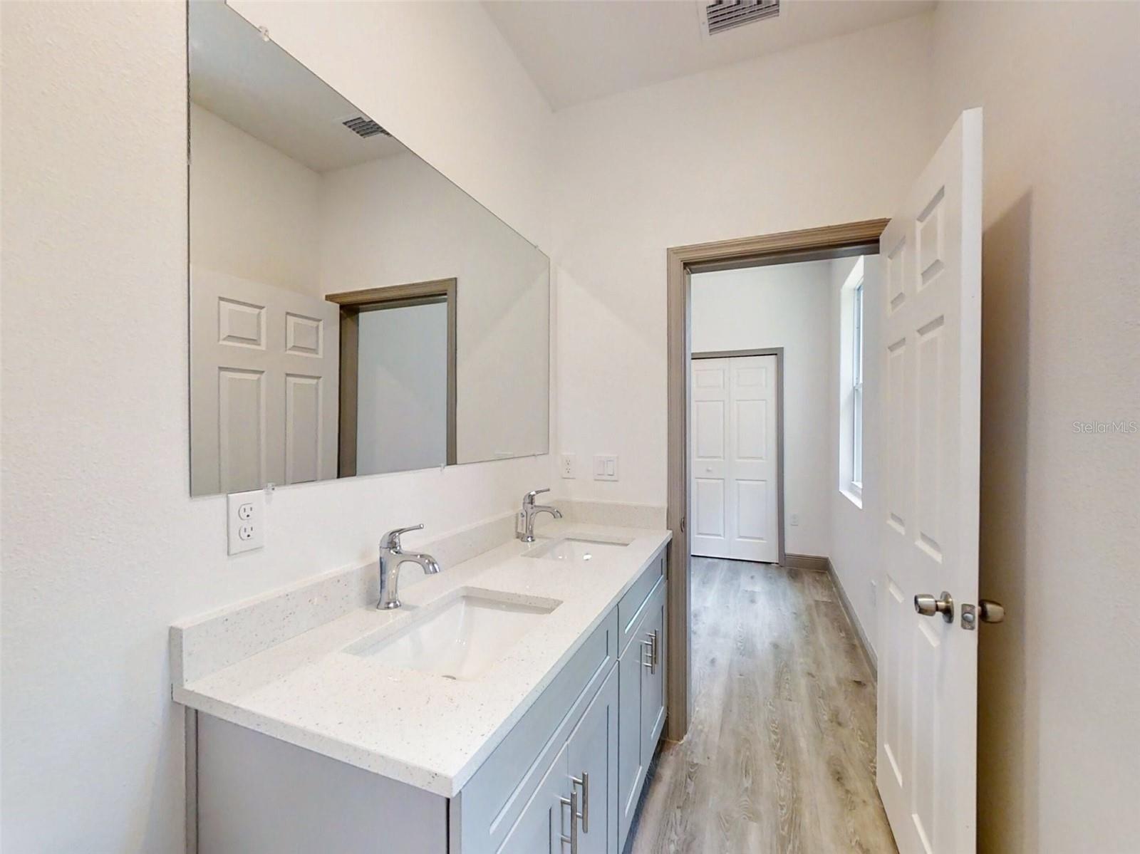 2 Guava Ln Property Photo 10