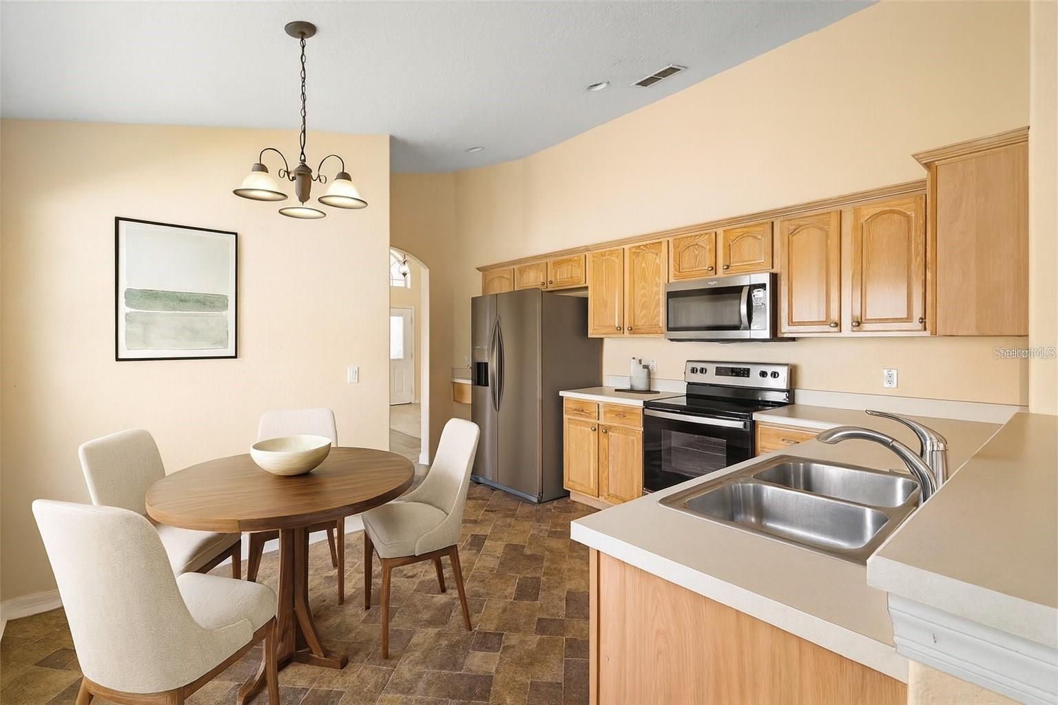 3152 Wood Rose Way Property Photo 7