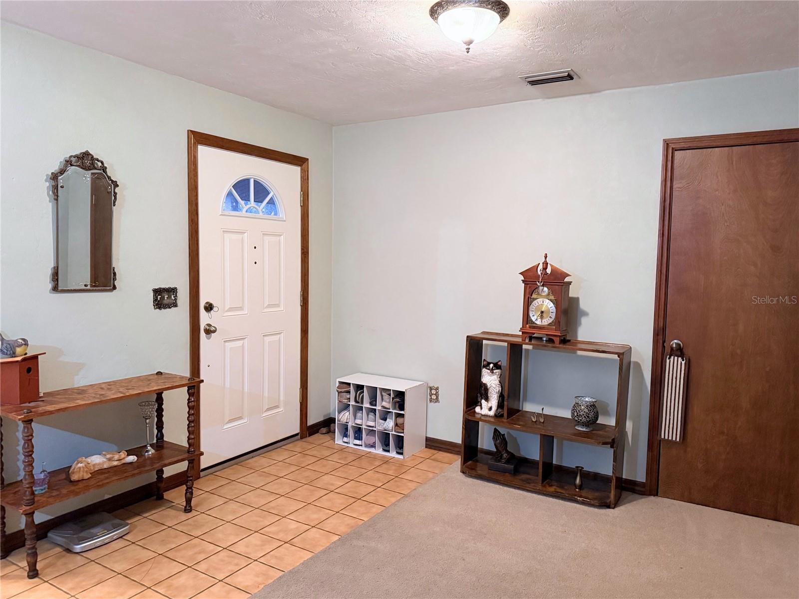 1627 Decatur Ave Property Photo 8