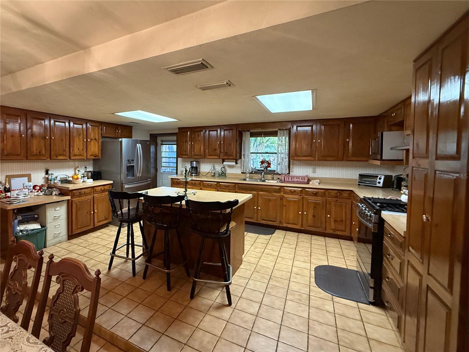 1627 Decatur Ave Property Photo 15