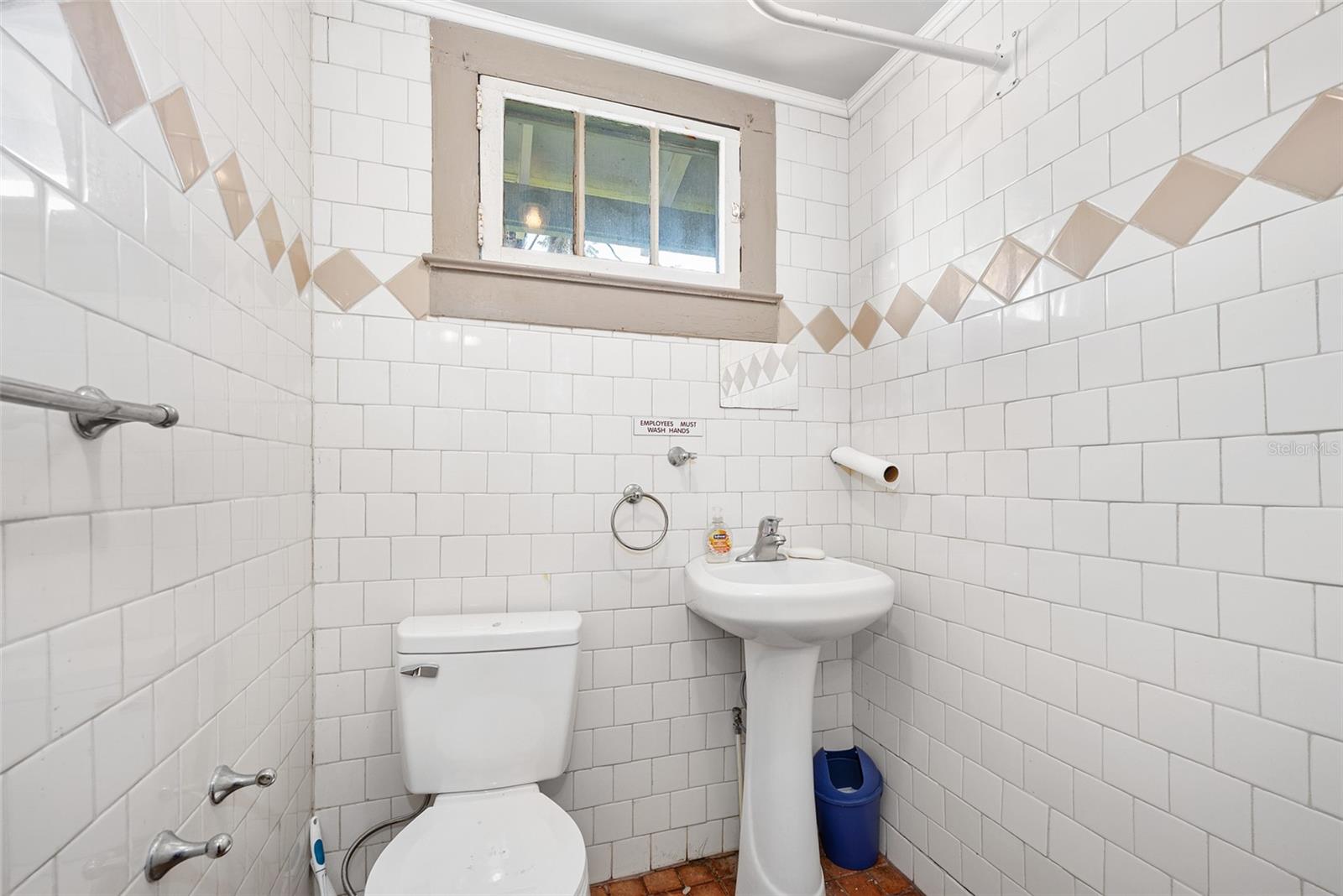 228 W Howry Ave Property Photo 16