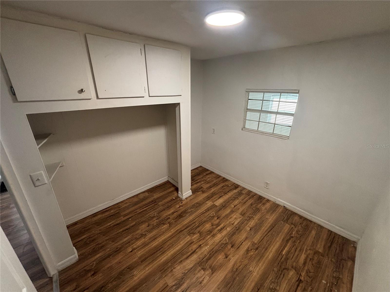 5480 Pineland Ave Property Photo 7