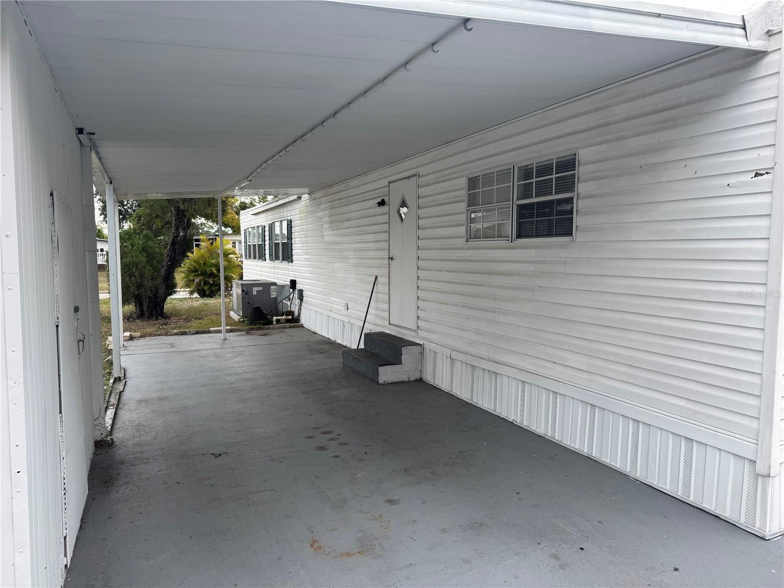 5480 Pineland Ave Property Photo 15