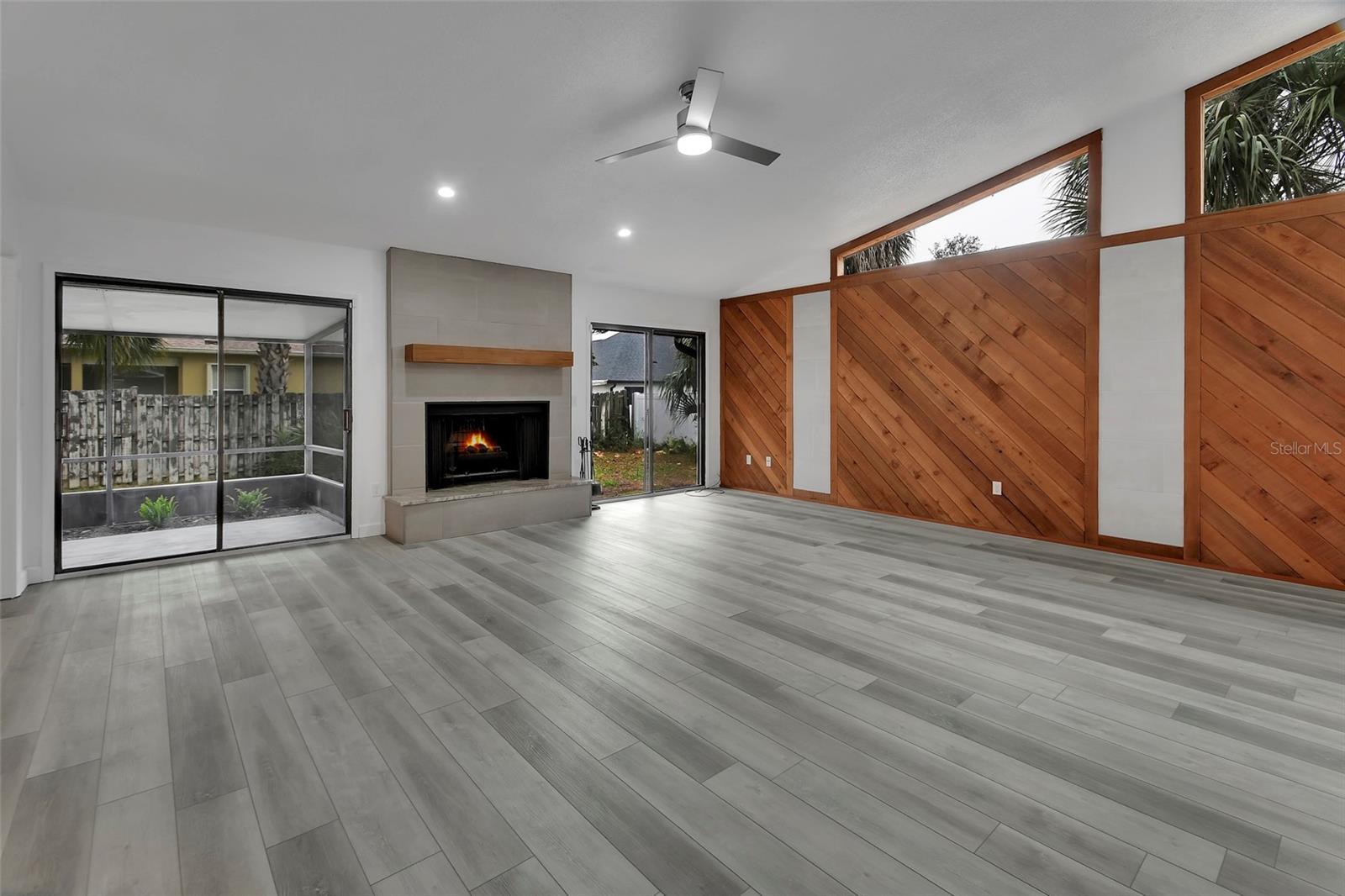 1411 N Beach St Property Photo 6