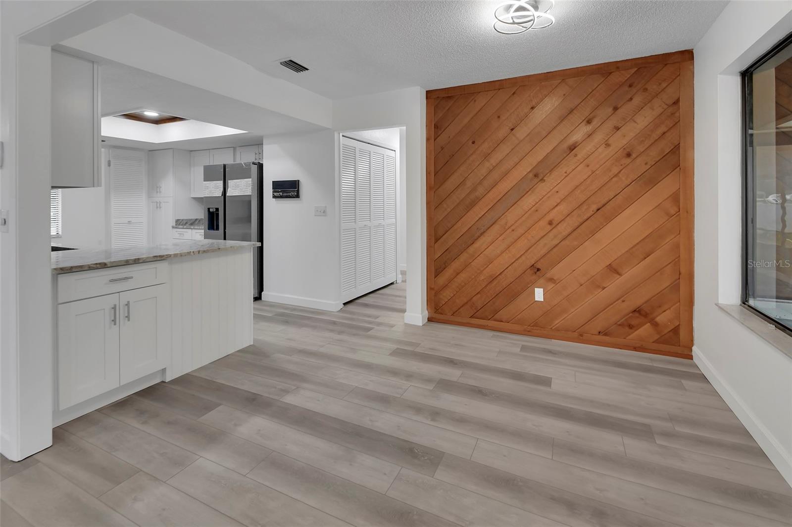1411 N Beach St Property Photo 10