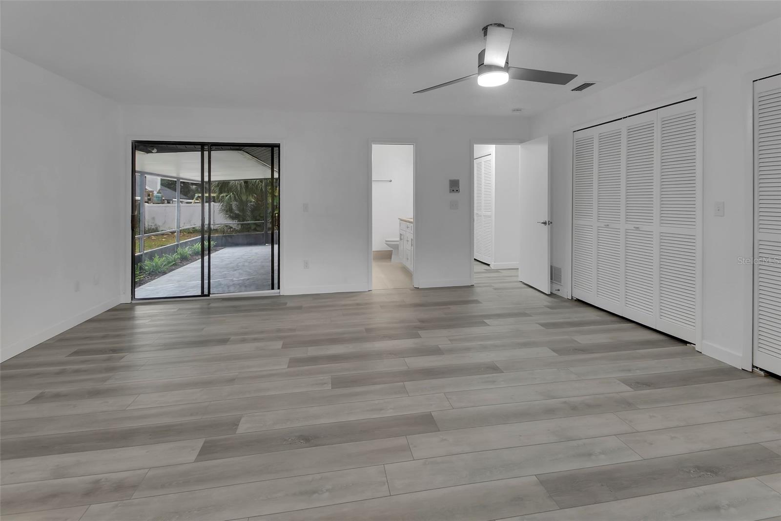 1411 N Beach St Property Photo 12