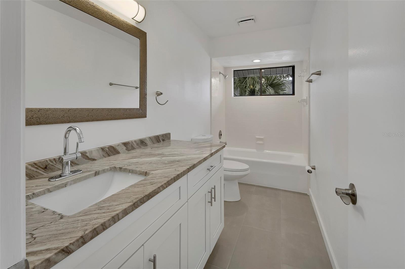 1411 N Beach St Property Photo 19