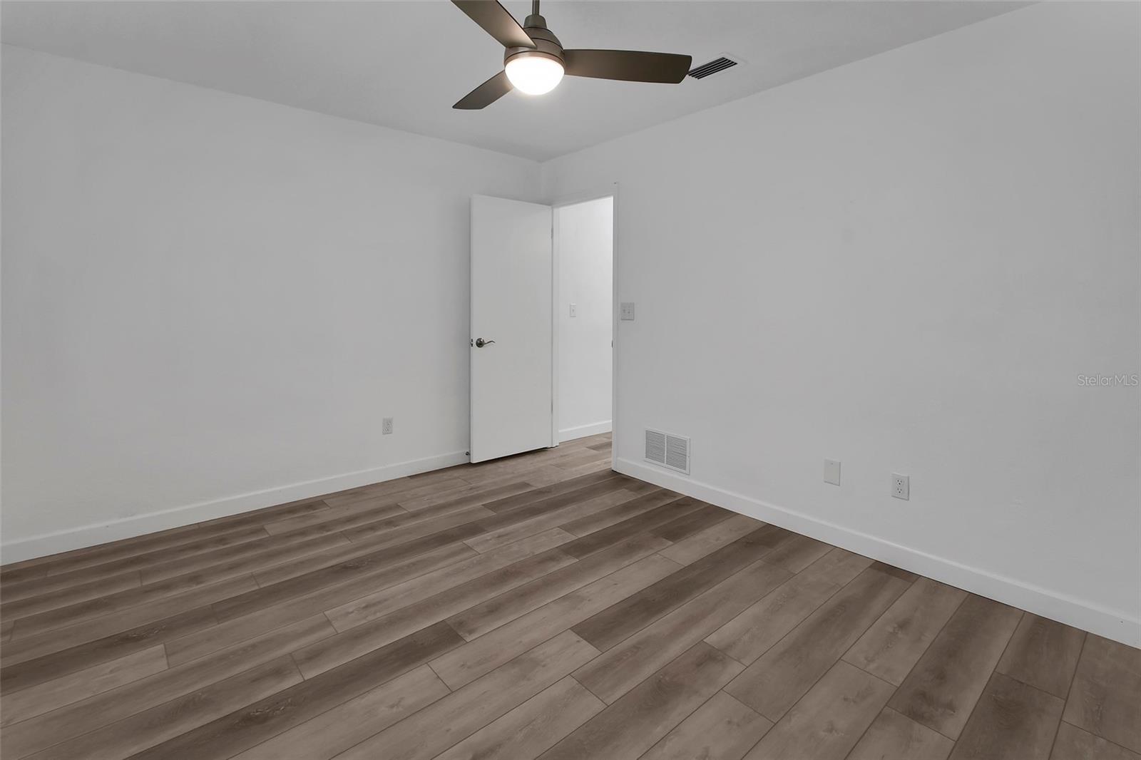 1411 N Beach St Property Photo 20