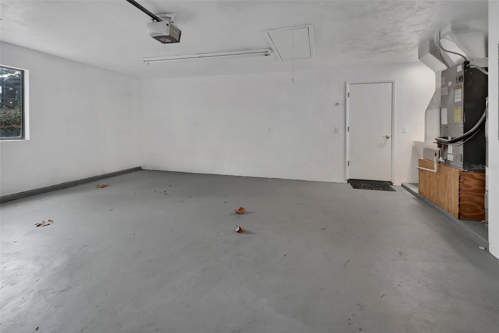 1411 N Beach St Property Photo 21