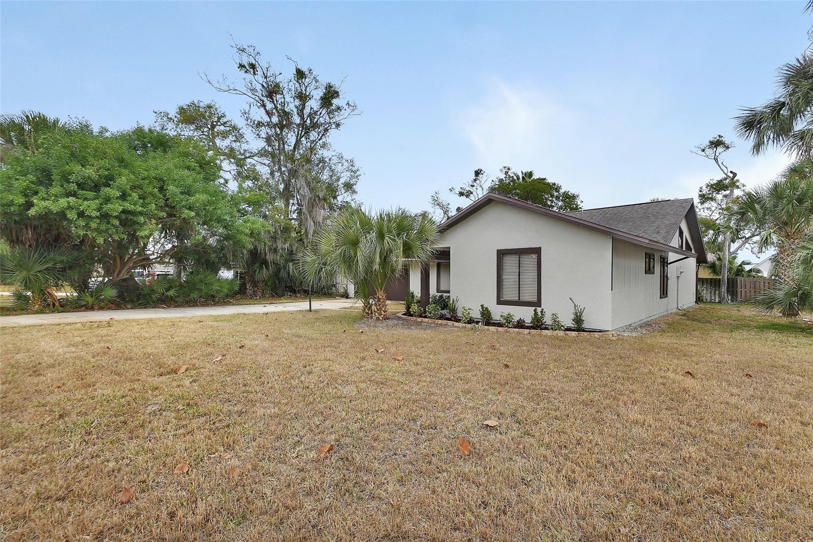 1411 N Beach St Property Photo 28
