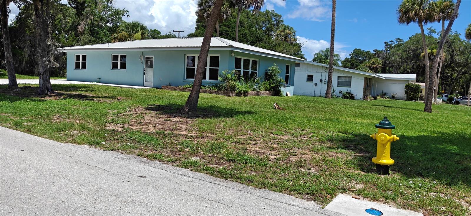 4 Main St Property Photo 1