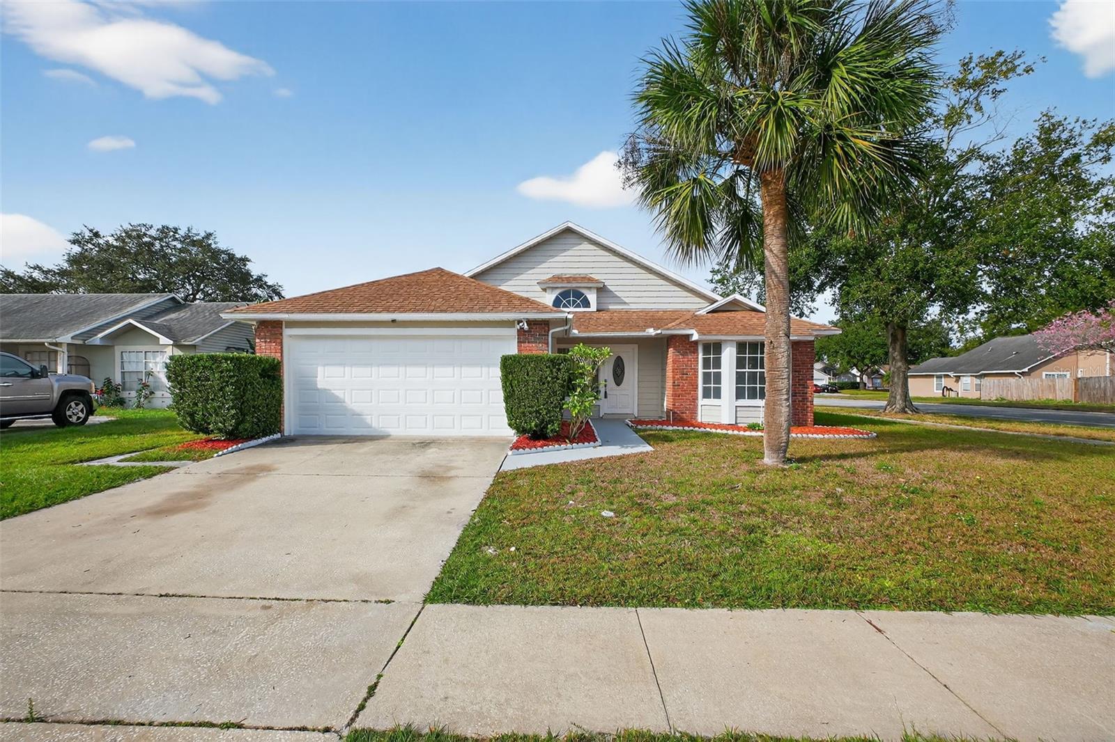 233 S ABERDEEN CIR
