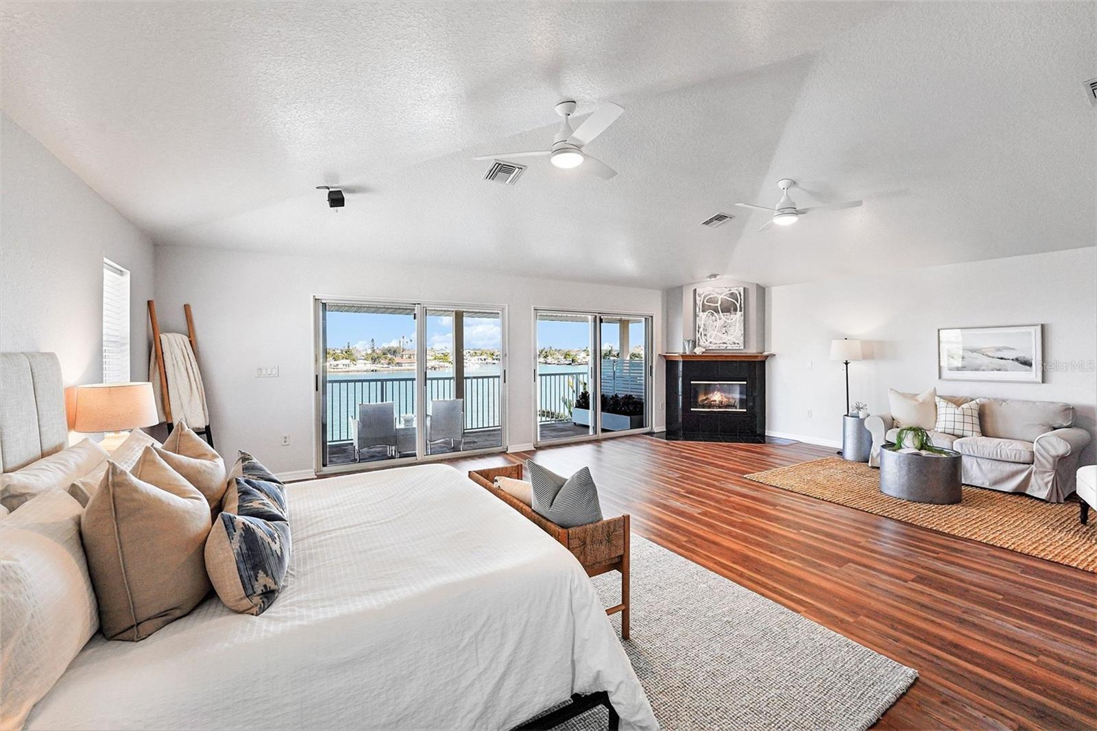 14215 N Bayshore Dr Property Photo 16
