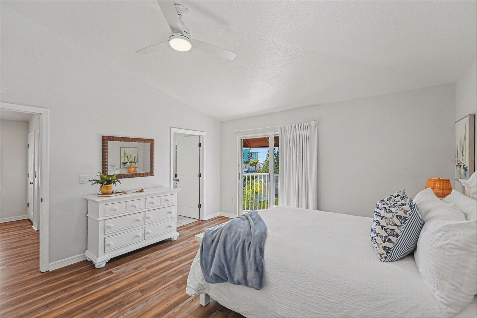 14215 N Bayshore Dr Property Photo 21