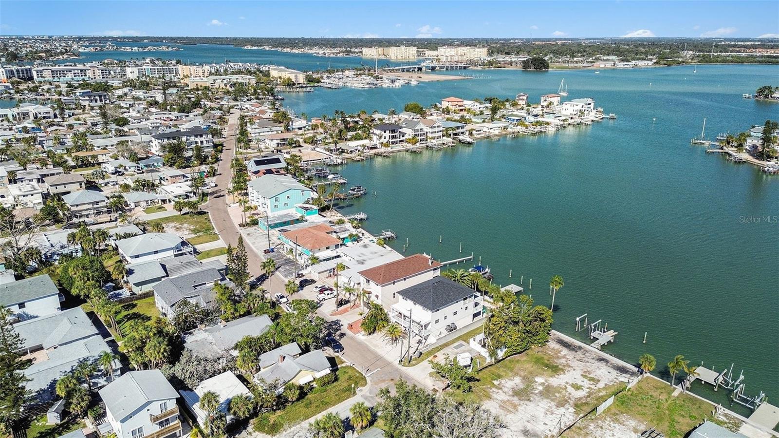 14215 N Bayshore Dr Property Photo 28