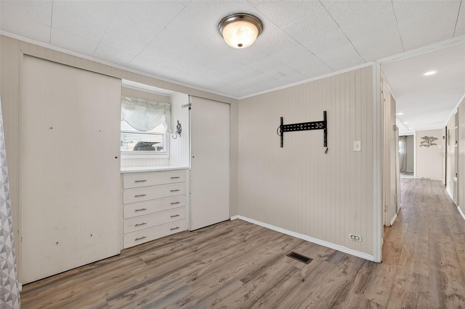 5413 Isabelle Ave Property Photo 11