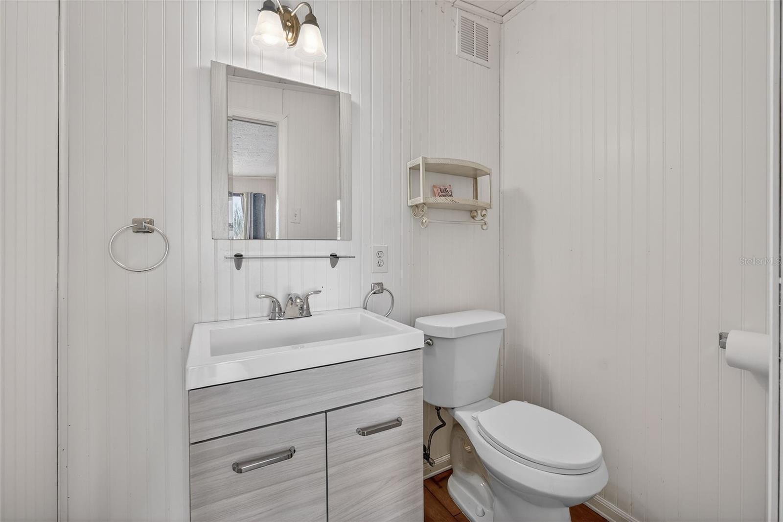 5413 Isabelle Ave Property Photo 13