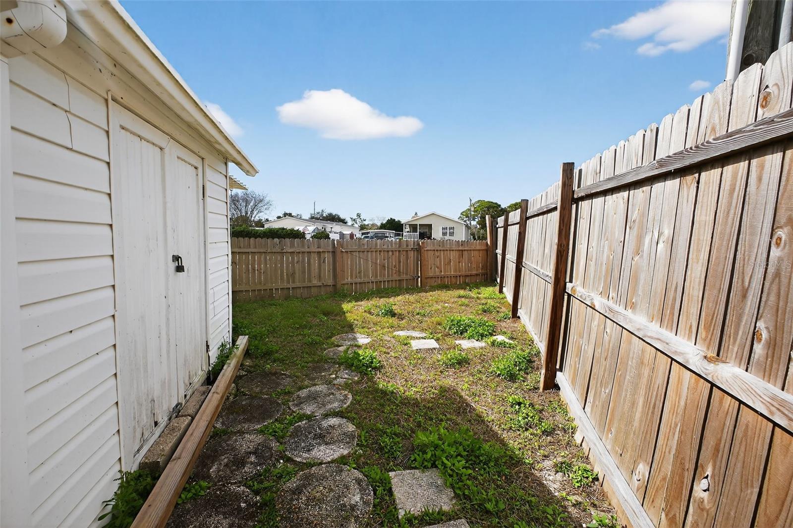 5413 Isabelle Ave Property Photo 22