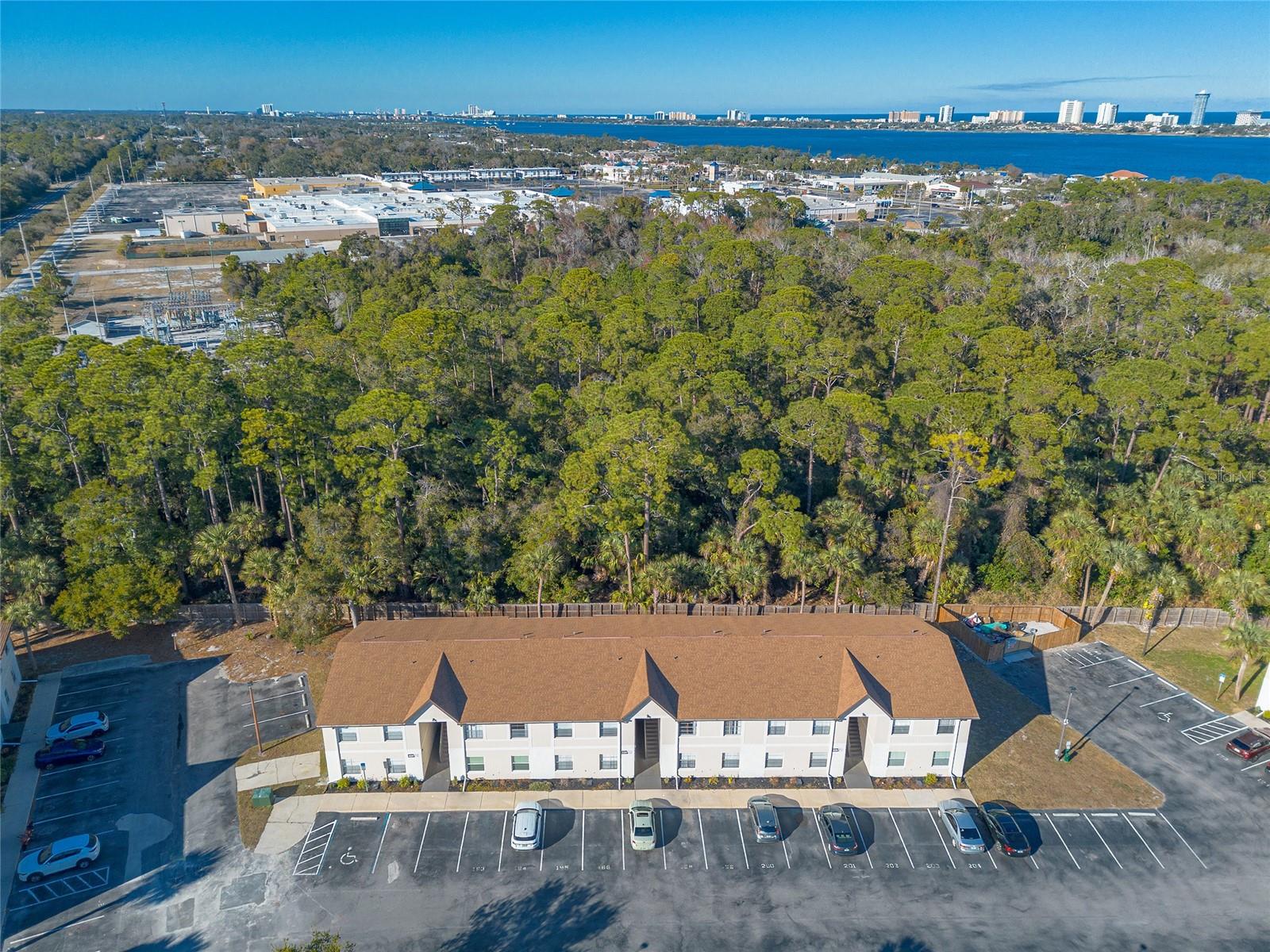 426 Banana Cay Dr #i Property Photo 1