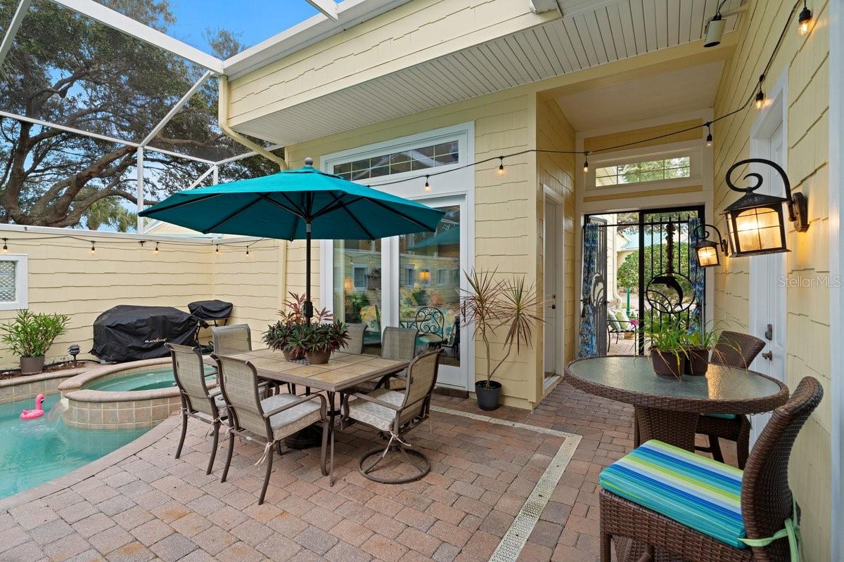 4606 Oak Hammock Ct #4606 Property Photo 4